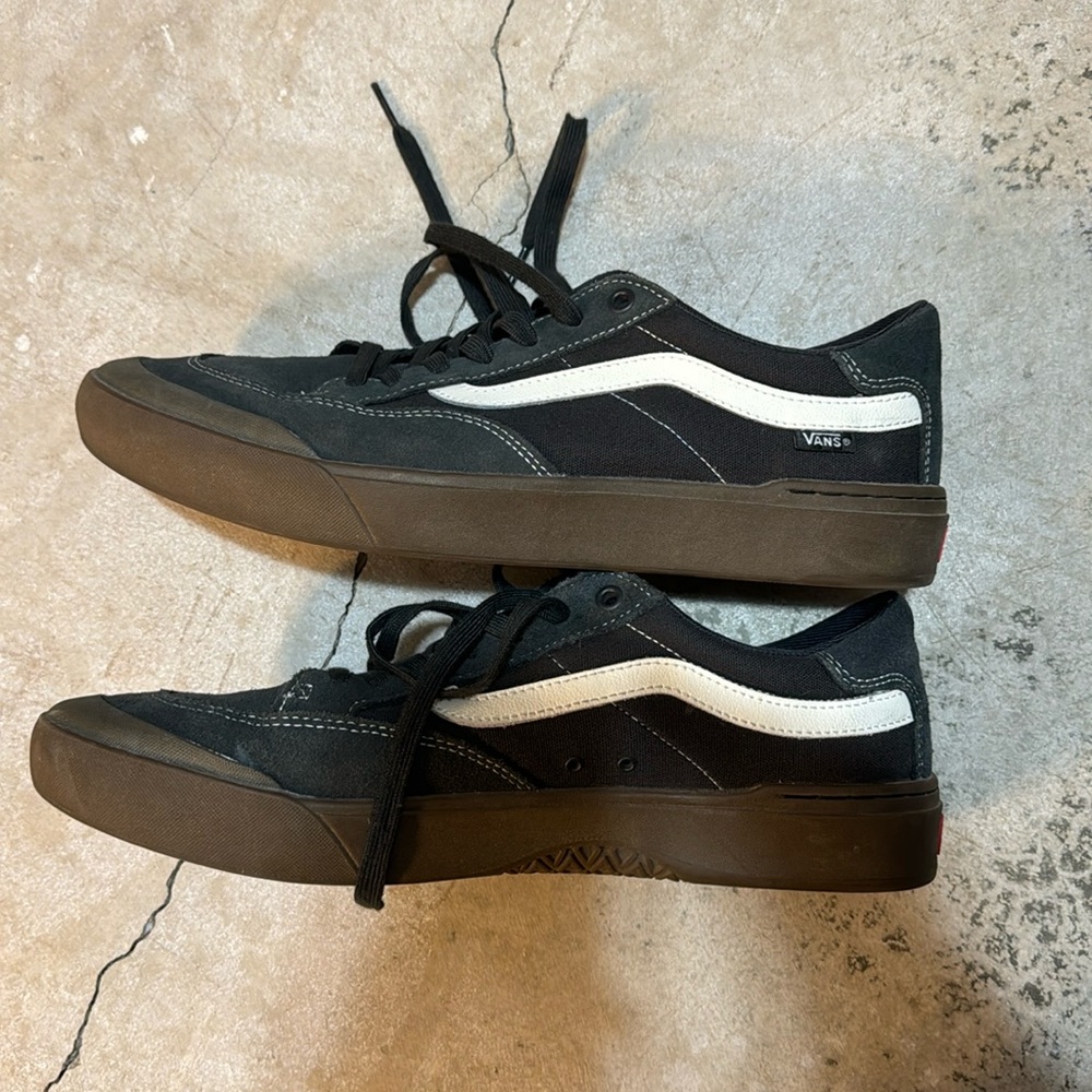 Men’s Vans "Berle" Sneakers (Raven/Dark Gum) Skate Shoes, size 13